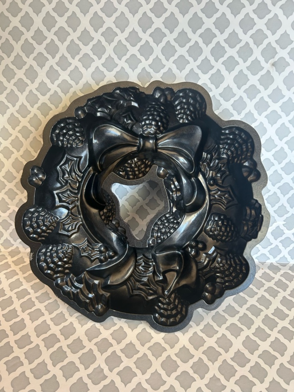 Nordic Ware Wreath Bundt Pan - Picture 4 of 4